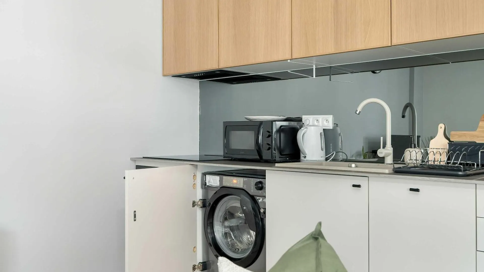 Apartment Przestronny Apartament Z Biurkiem W Centrum Poznania Blisko Rynku I Parku By Noclegi Renters
